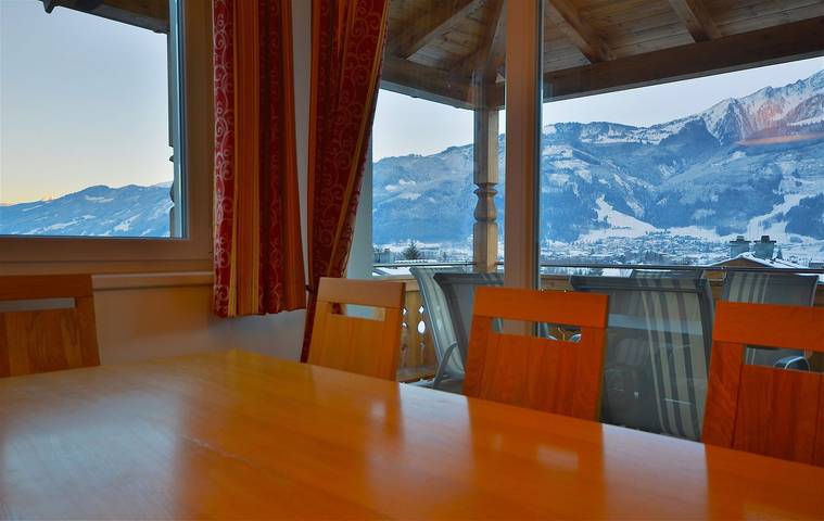 Ganze Wohnung, Moderne Ferienwohnung mit privater Sauna, 3 Fahrminuten zum Skilift in Piesendorf, Pinzgau
