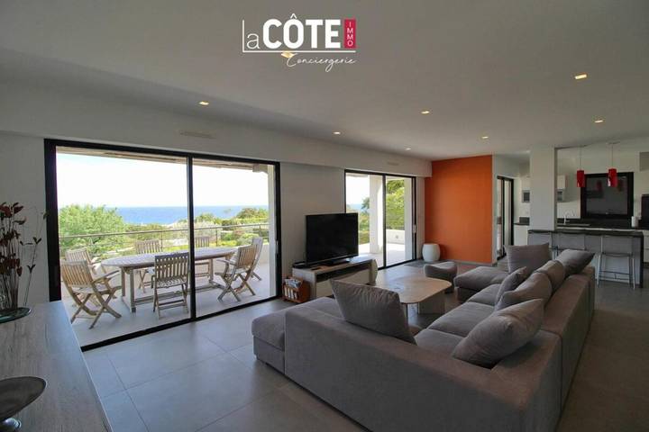 Location de vacances pour 8 personnes, avec terrasse et jardin dans Chateau Charles Roux Sausset Les Pins - 4