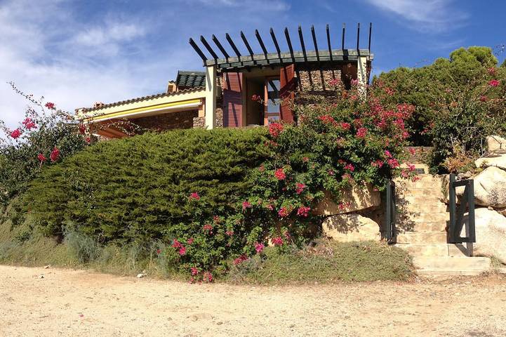 Villa pour 10 personnes, avec balcon ainsi que jardin et piscine, animaux acceptés à Villasimius - 4