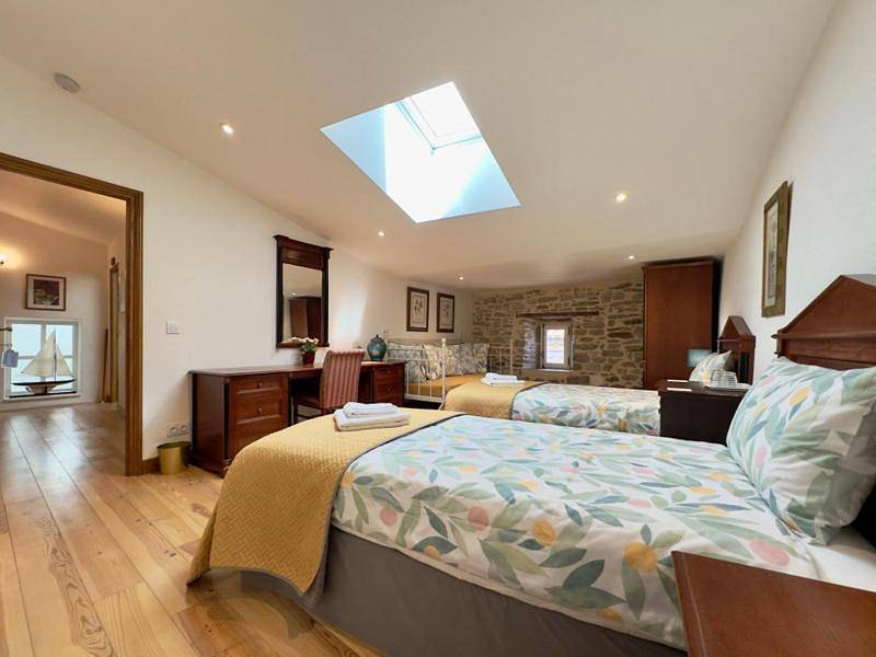 Deluxe Twin Room in Siran, Région de Béziers