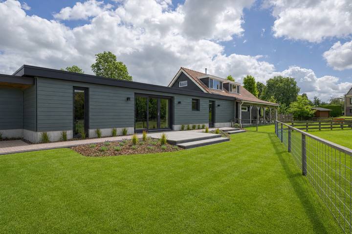 Vakantiewoning voor 6 personen, met Terras en Tuin in Alphen aan den Rijn Gemeente