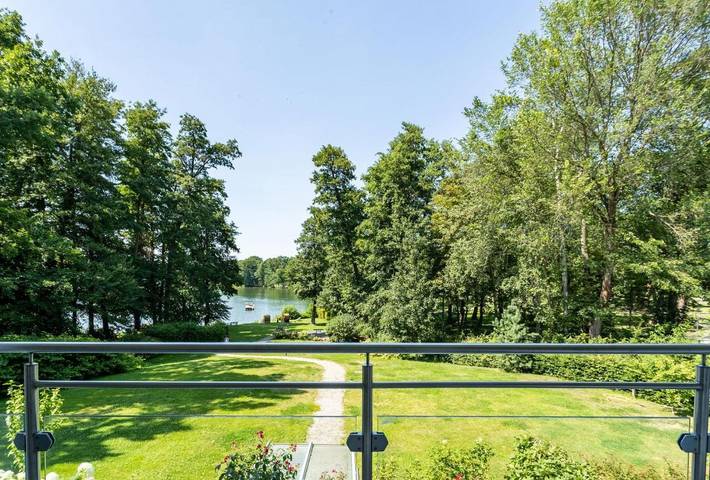 Vakantiewoning voor 2 personen, with Balkon and Terras as well as Tuin and Uitzicht op het meer in Bad Saarow