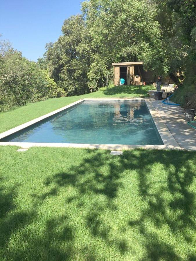 Location de vacances pour 2 personnes, avec vue ainsi que piscine et terrasse à Le Beaucet - 2