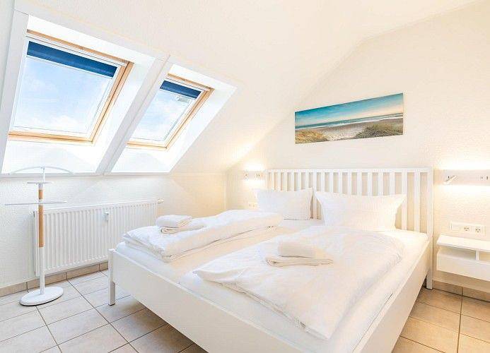 Appartement entier, Hochwertige Fewo mit Balkon, Ostseeblick, Tiefgaragenstellplatz, Wellnessbereich in Rerik (Ostseebad), Rerik