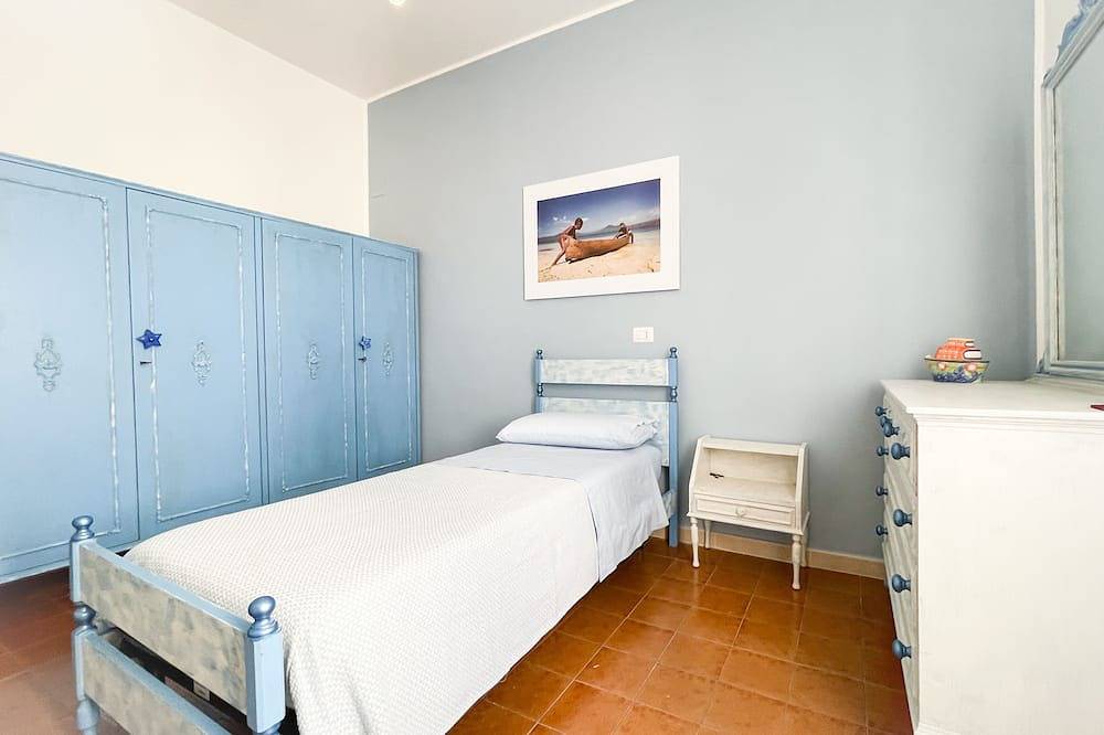 Blue House, Beautiful and Comfortable House 2 steps from the sea. in Grottammare, Région de Grottammare