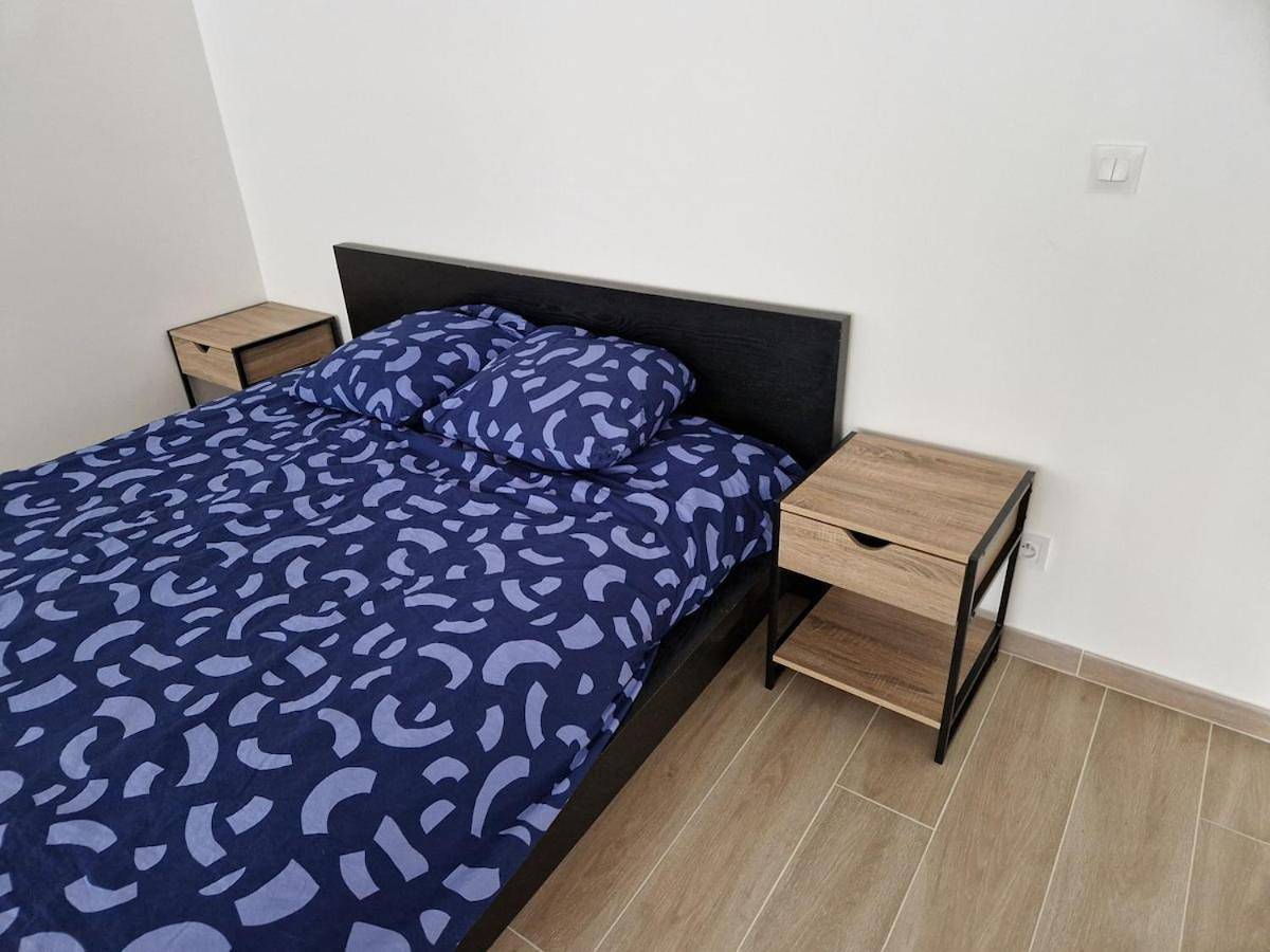 Appartement entier, One-Bedroom Apartment in Wissous, Essonne