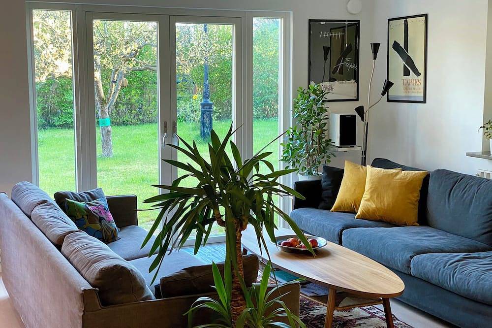 Practical and tasteful chain house in quiet area in Väster, Malmö