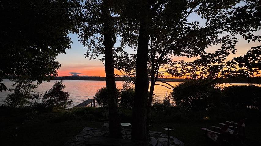 Gîte pour 14 personnes, avec jardin et vue sur le lac dans Sherbrooke - 4