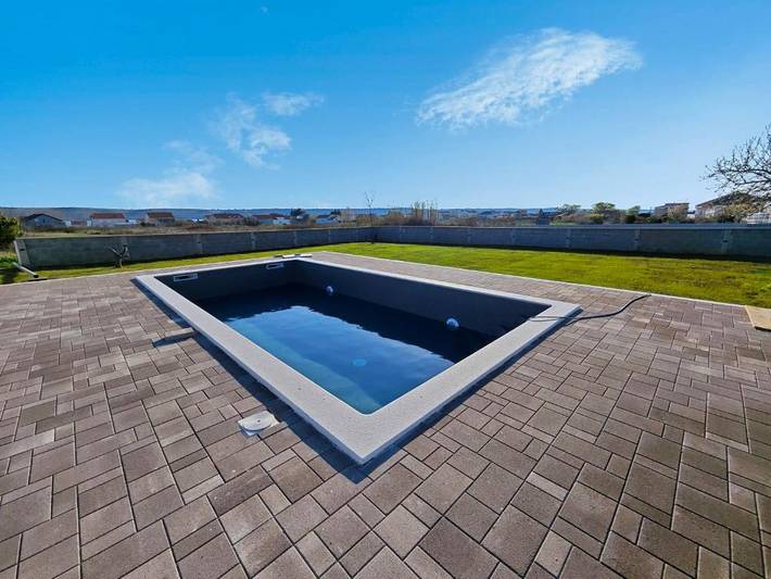 Charmantes Ferienhaus in Ljubač mit privatem Pool und Bergblick in Ljubač (Dalmatien), Zadar