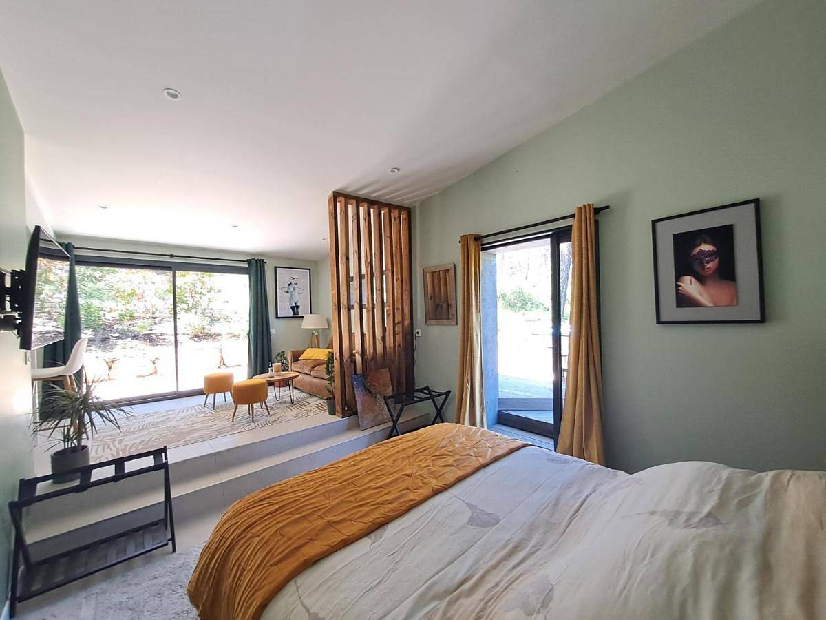 Appartement entier, One-Bedroom House in Venelles, Région d'Aix-en-Provence