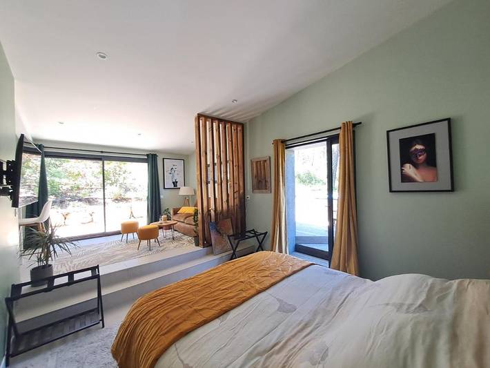 Gîte pour 3 personnes, avec Jacuzzi et Terrasse ainsi que Jardin et Vue à Venelles - 3