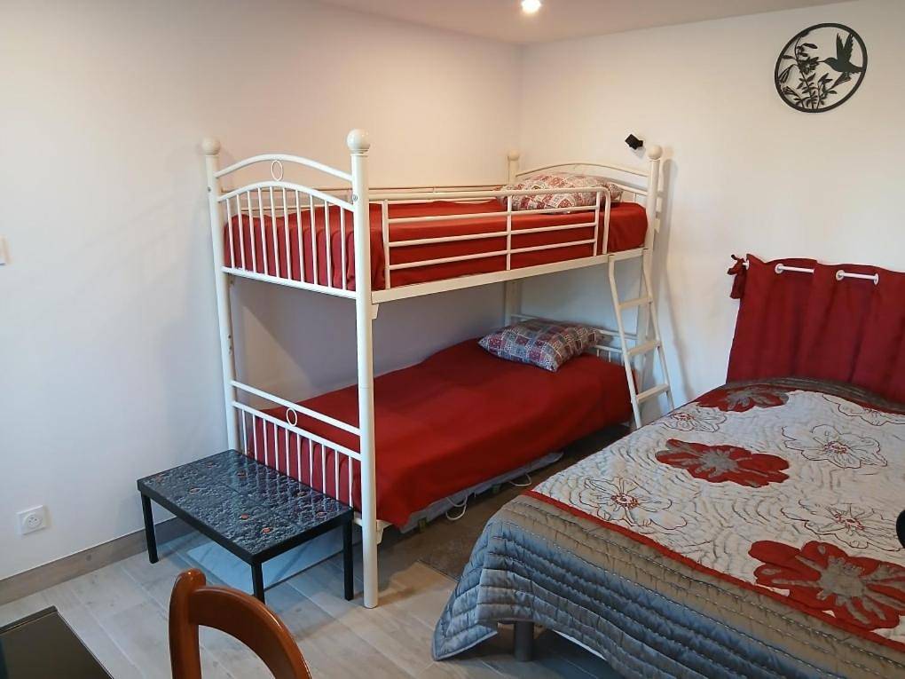 Maison individuelle au cœur d'un village dynamique in Cosne-d'Allier, Région de Montluçon