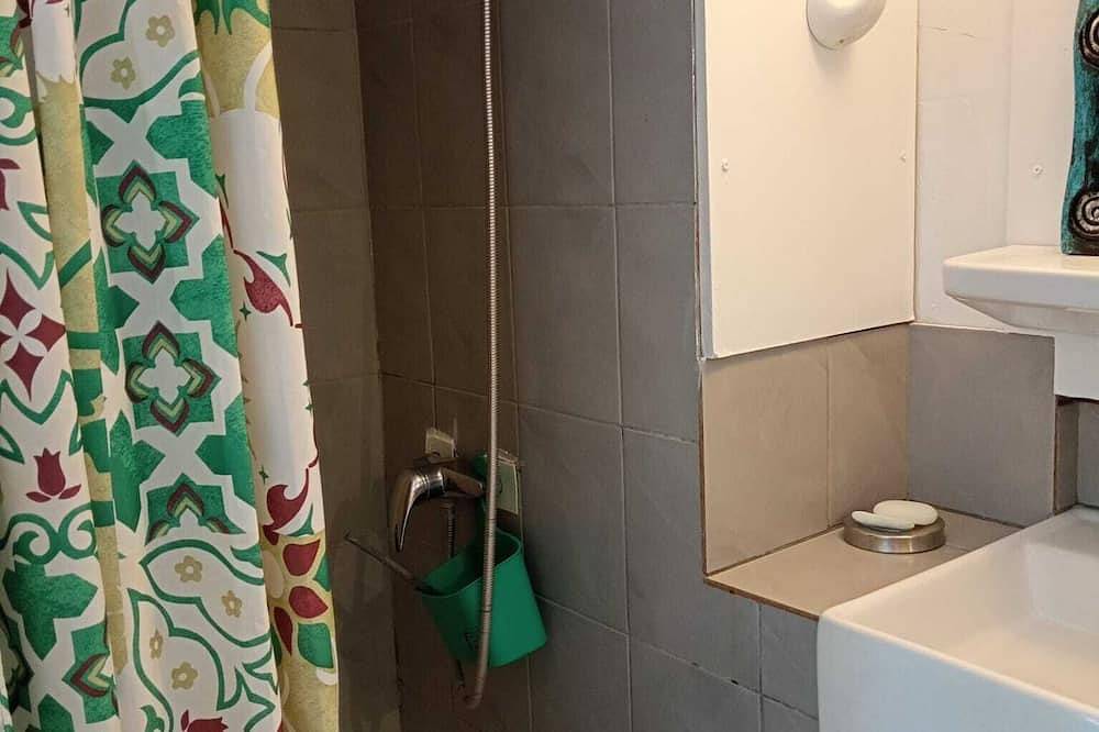 Appartement entier, Studio voûté, terrasse et jaccusy in Yzeron, Lyon et ses environs