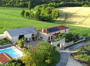 Chambre d’hôte pour 2 personnes, avec piscine et jardin en Charente