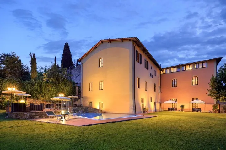 Aparthotel para 7 personas, con vistas además de jardín y piscina - 1