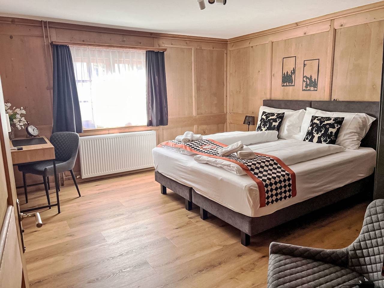 Ganze Wohnung, Edelweiss-Stube in Klosters-Serneus, Plessur Alpen