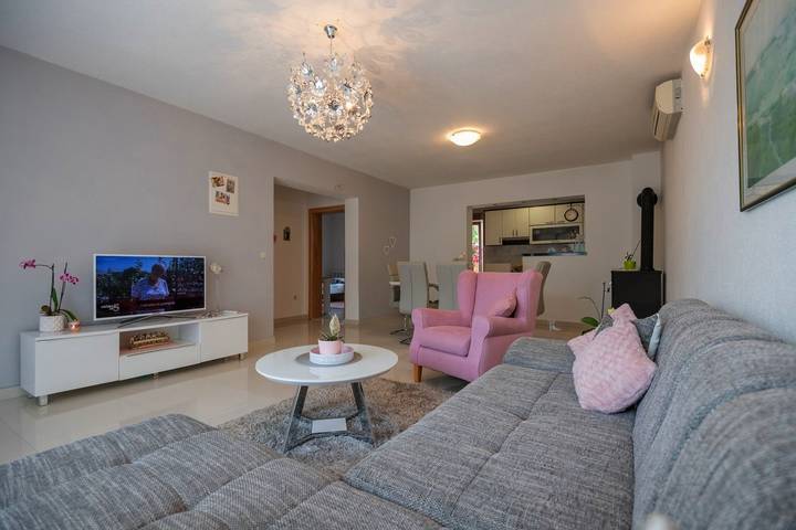 Ferienhaus für 6 Personen, mit Balkon/Terrasse und Pool an der Makarska Riviera - 4