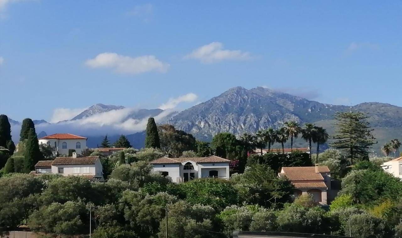 Emplacement idéal pour cette Maisonnette avec jardin et cuisine d'été in Roquebrune-Cap-Martin, Côte méditerranéenne (France)