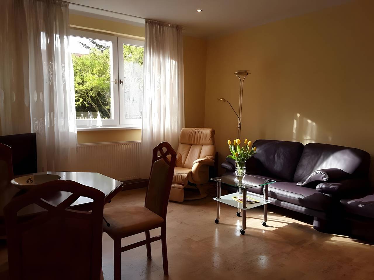 Appartement entier, Appartement 'Ferienwohnung' avec jardin commun et Wi-Fi in Lohfelden, Hessisches Bergland