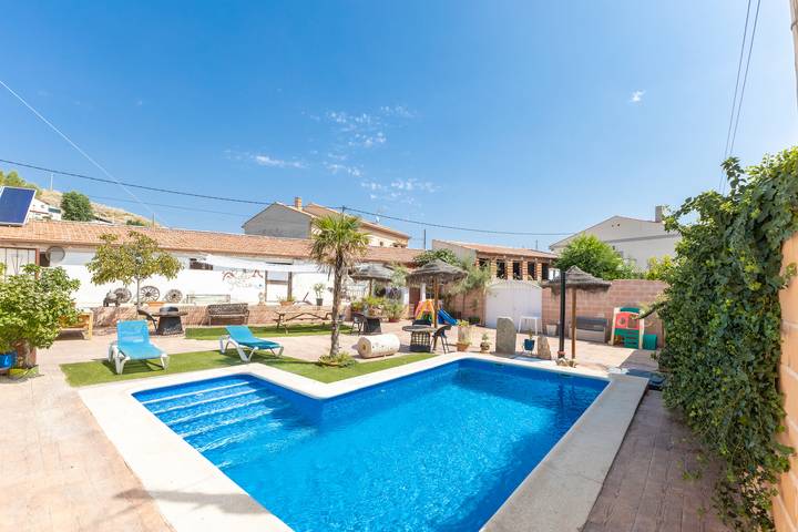 Chalet para 16 personas, con jardín en Provincia de Madrid - 2