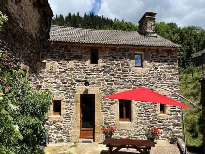 Gîte pour 6 personnes, avec terrasse dans Cubières - 2