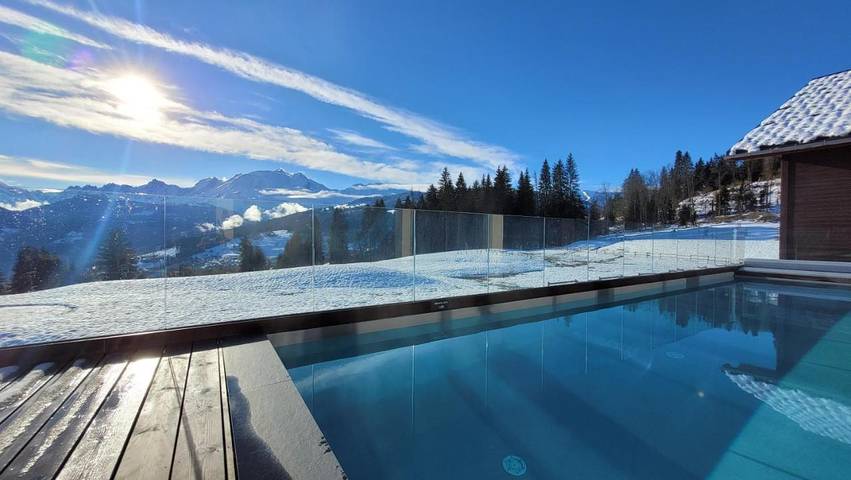 Appart’hôtel pour 4 personnes, avec sauna et jardin ainsi que piscine et jacuzzi, animaux acceptés