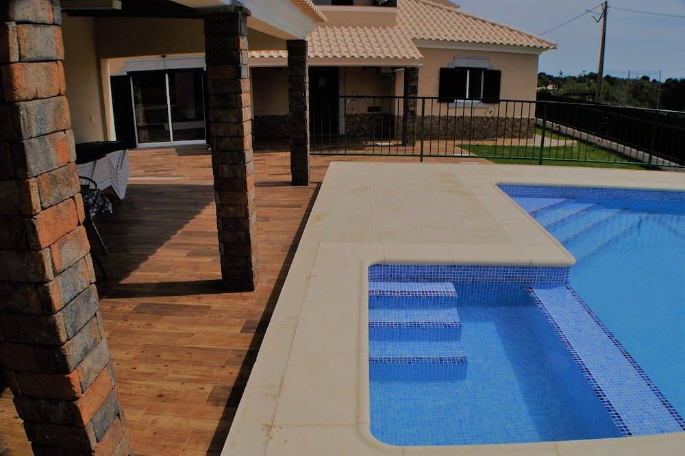 Villa with private pool. Rural area. in Estoi, Faro