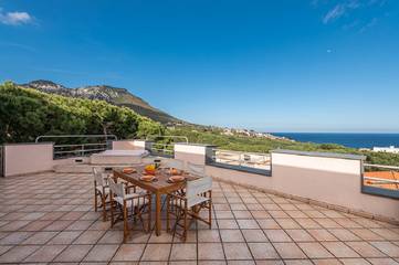 Ferienwohnung für 13 Personen in Cala Gonone, Dorgali, Bild 1