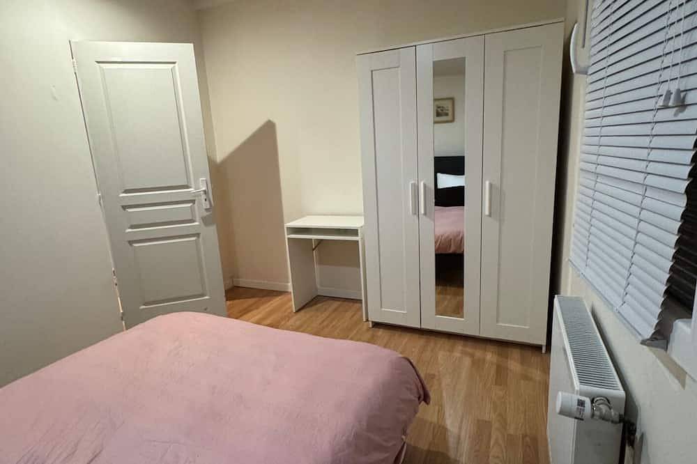 Entire apartment, Modern private outbuilding 50m2 in Saint-Germain-en-Laye, Yvelines