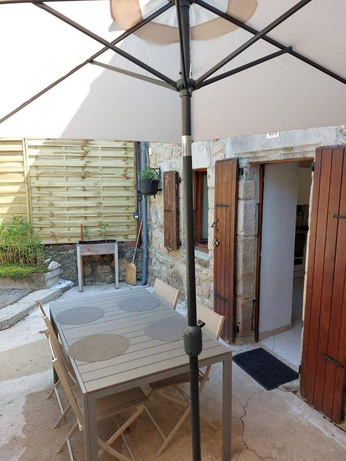 Location de vacances pour 3 personnes, avec terrasse dans Belsentes - 3