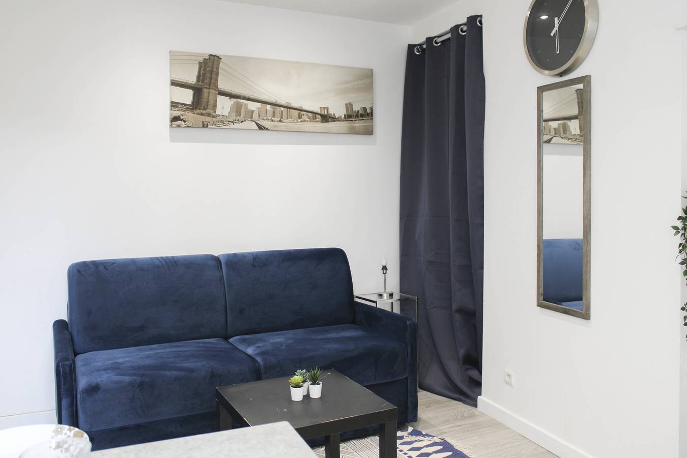 Ganzes Studio, Nice studio with Wifi 10 min walk from Paris in Clichy, Hauts-de-Seine