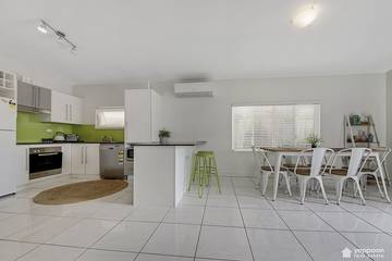 Holiday Home for 5 People in Cooee Bay, Queensland, Photo 1
