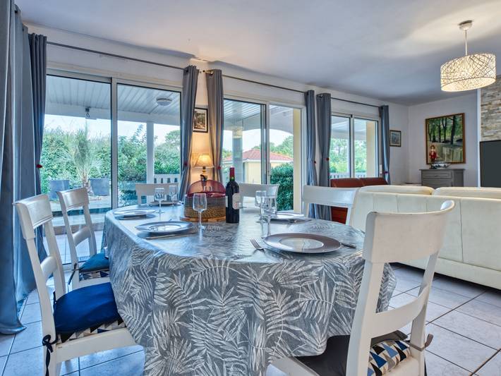 Location de vacances pour 6 personnes, avec terrasse et jardin dans Golf de la Méjanne - 4