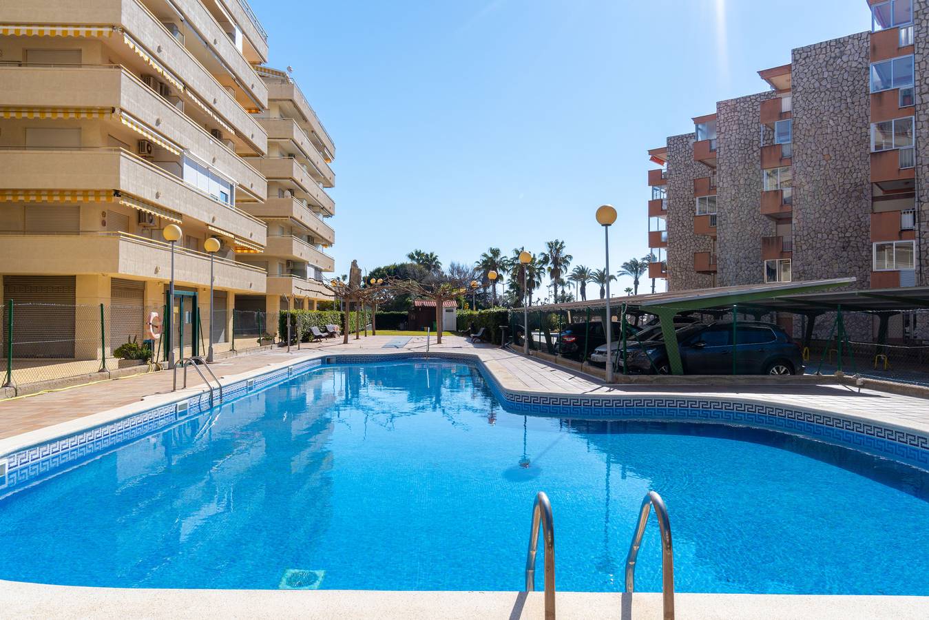 Entire apartment, Holiday apartment for 4 people in La Pineda, Platja de la Pineda