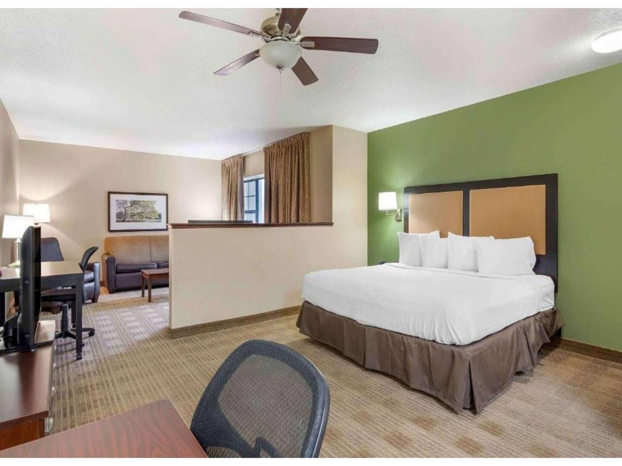 Apartamento entero, 1 Cama Tamaño Queen | Para No Fumadores, Cocina in Lisle, Condado de DuPage