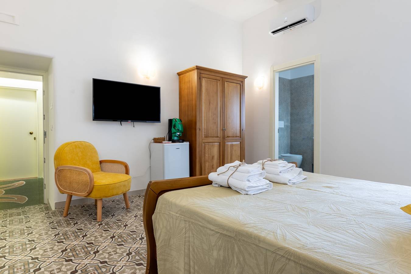 Chambre 'Primo Piano - Camera 2' avec jardin privé, Wi-Fi et climatisation in Pulsano, Golfe de Tarente