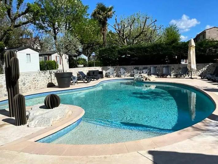 Camping pour 4 personnes, avec Bassin pour enfant en Ardèche