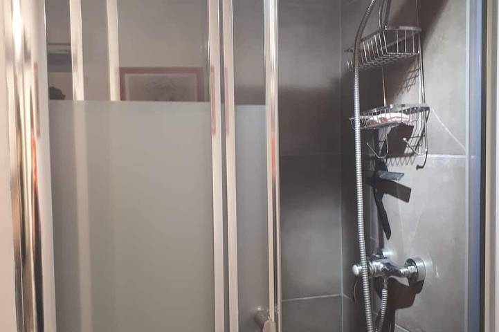 Appartement entier, Petite maison d'artiste in Saint-Étienne-les-Orgues, Région de Forcalquier