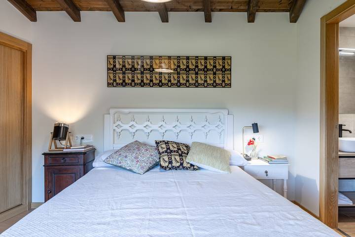 Cdc 2 Casa do Capitán in nature, with air conditioning and pool in Leiro, Ourense Region