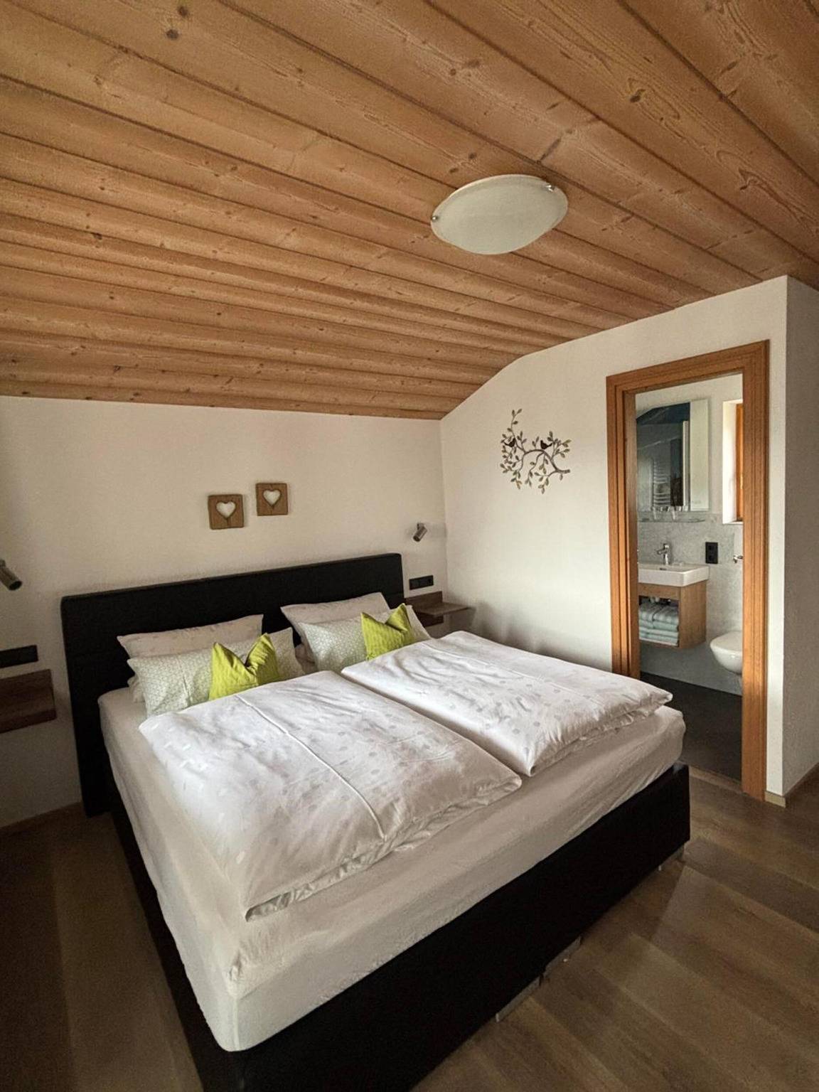 Ganze Wohnung, Apartment '2' mit Bergblick, Balkon und Wlan in Krün, Bayerische Alpen