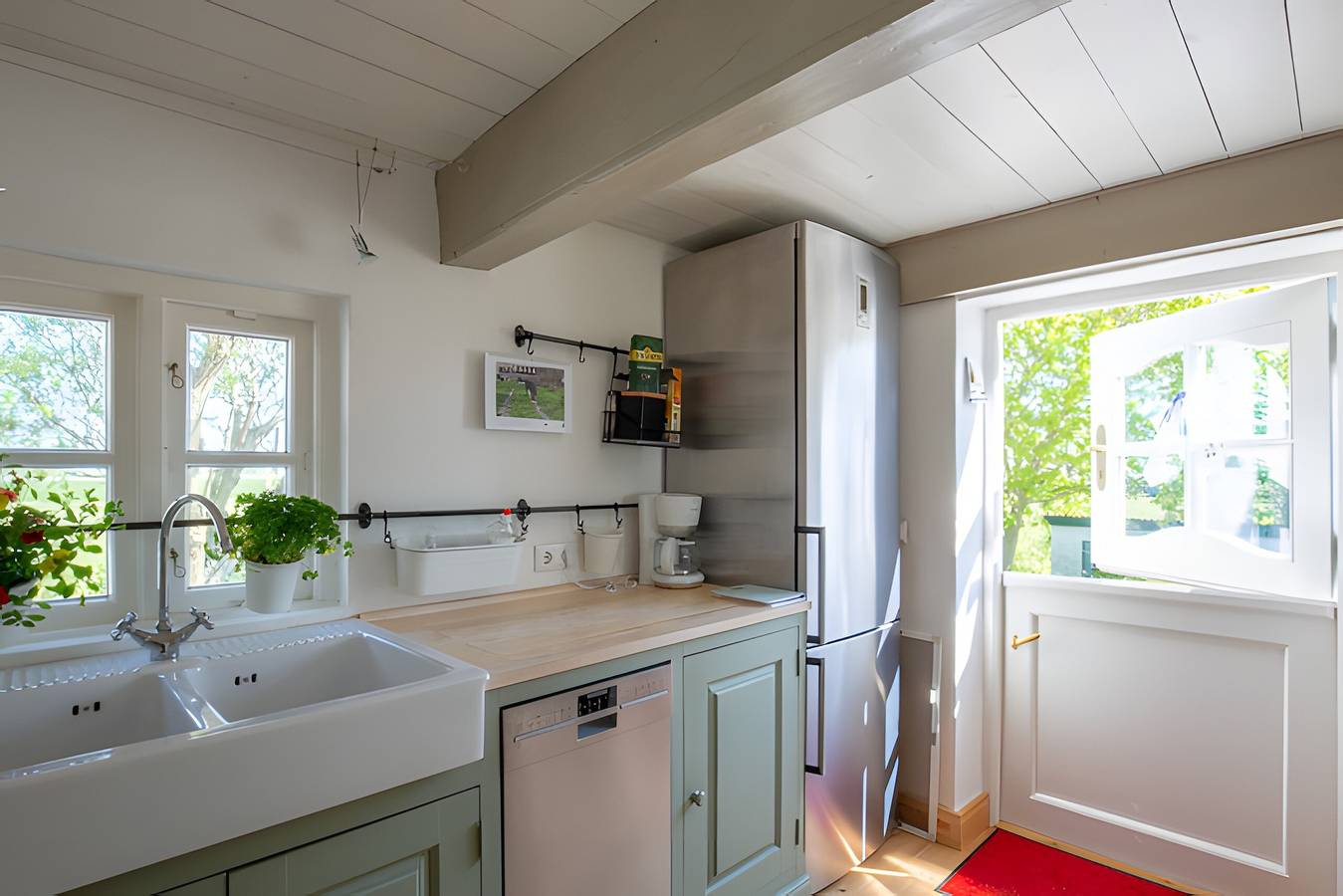 Ganze Wohnung, Apartment „Appelhus Goldparmäne“ mit gemeinsamer Terrasse, Garten und Wlan in Pellworm, Nordseeküste