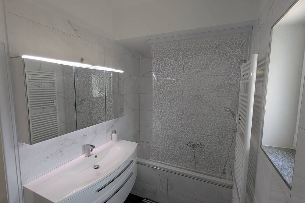 Ganze Wohnung, Große Wohnung in bester Lage von Bad Salzuflen in Bad Salzuflen, Kreis Lippe