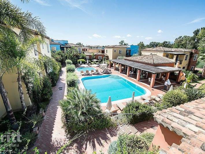 Location de vacances pour 4 personnes, avec terrasse et balcon/terrasse à Arbatax