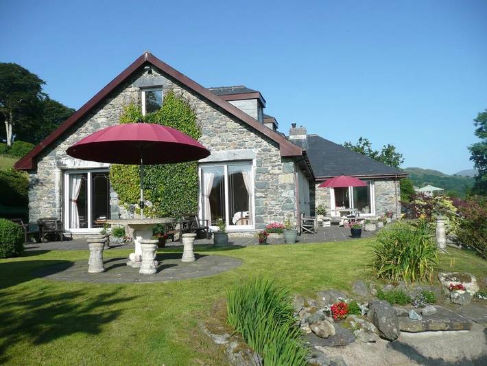 B&b for 2 people, with Terrace and Garden as well as View in North-Wales