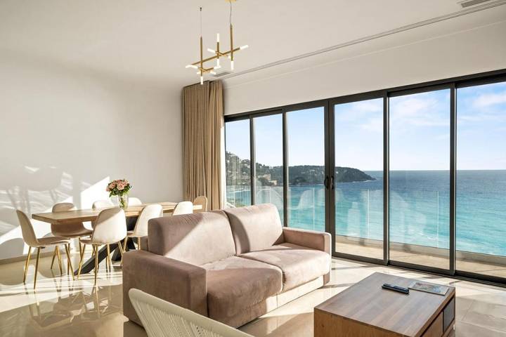 Hôtel pour 2 personnes, avec vue et terrasse, animaux acceptés dans Plage Du Golfe Bleu Roquebrune Cap Martin - 2