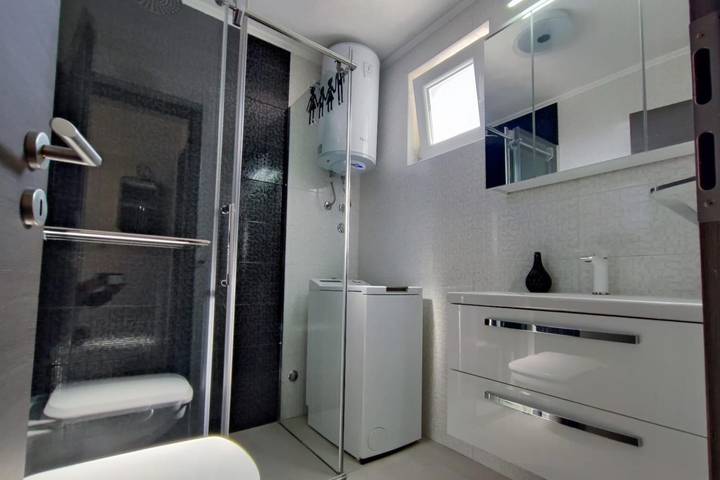 Villa für 3 Personen, mit Balkon und Terrasse sowie Pool in Dalmatien - 4