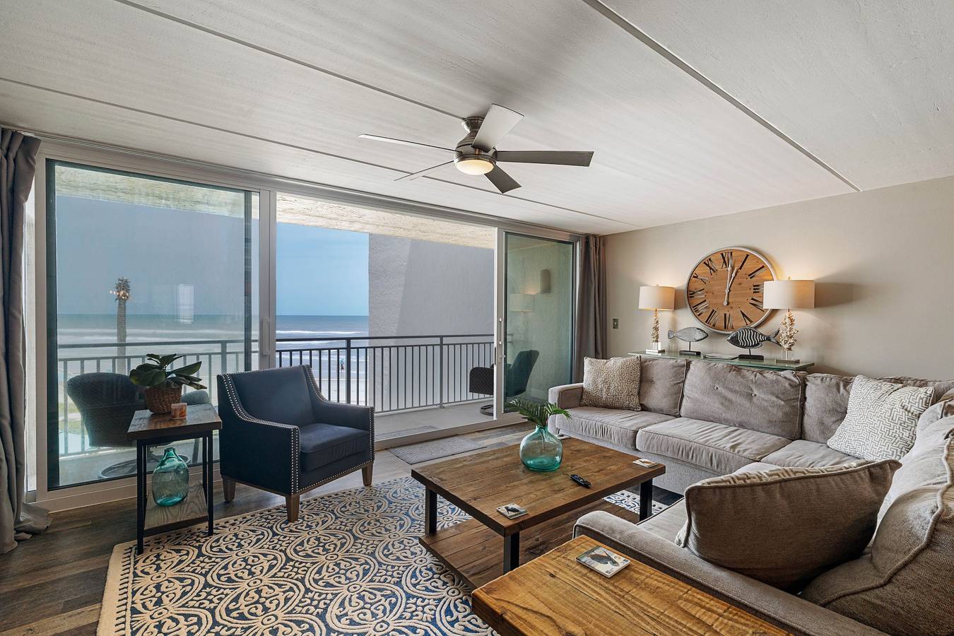Geheel appartement, Oceanfront 2 bed Condo in New Smyrna Beach Fl in New Smyrna Beach, Florida