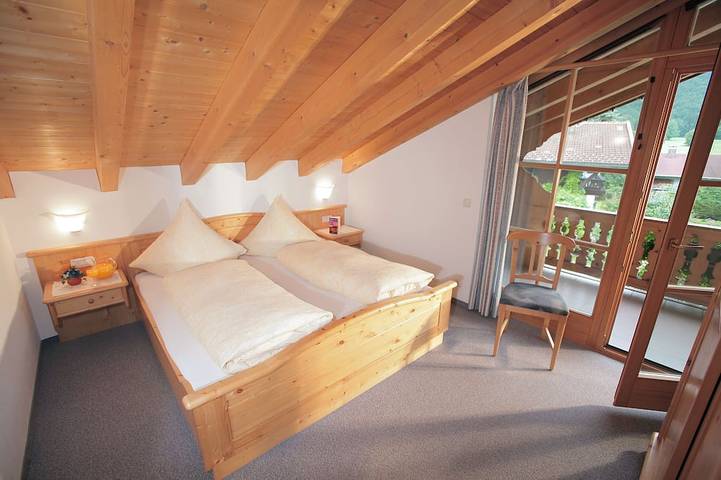 Ferienwohnung für 4 Personen, mit Balkon und Sauna in Oberwössen