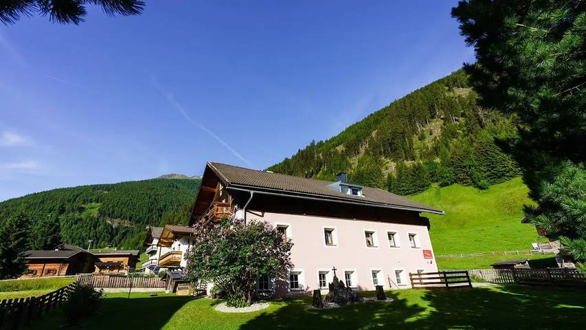 Ferienhaus für 12 Personen, mit Balkon und Garten