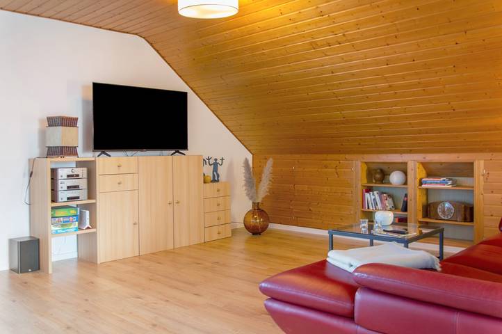 Entire apartment, Holiday Apartment 'Apfelblüte' with Mountain View, Balcony, and Wi-Fi in Burgbernheim, Romantische Straße